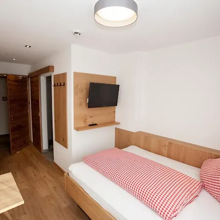 Haus Kuechelspitz Bed & Breakfast Ischgl