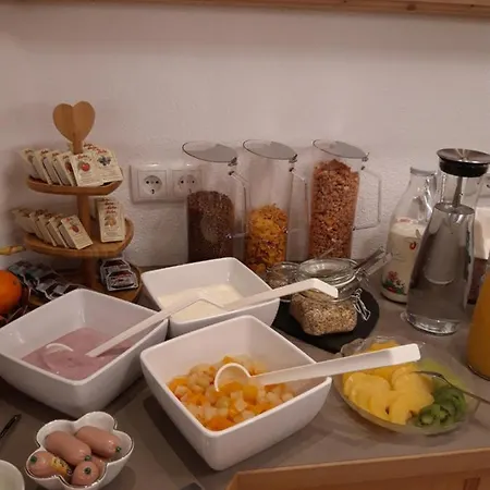 Haus Kuechelspitz Bed & Breakfast *