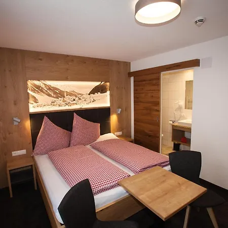Haus Kuechelspitz Bed & Breakfast Ischgl